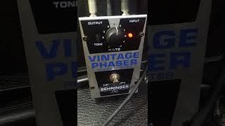 Behringer Vintage Phaser Phase Shifter Model VP1 rate 5 + Peavey Bandit 112 Overdrive Lead "Chords"
