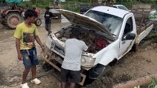 Tata yodha 4x4 ka halat kharab rescued by Mahindra bolero bs3 | Stuck in mud