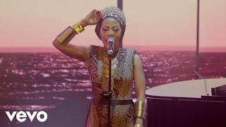 Kelly Khumalo - Kuyenyukela (Live At Sound HQ Solutions / 2020)