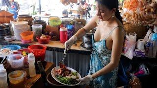 Reaction on Beautiful Thailand woman's Papaya Salad / Shrimp Salad / Chicken Feet Salad