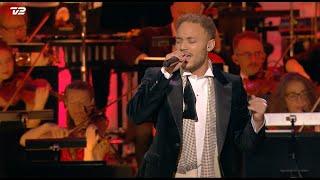 Alexander Oscar - This Christmas (Live at Alletiders Juleshow TV2)