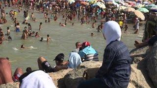 Au Maroc, le burkini ne fait guère de vagues