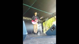 Hussnain Lahori Sings Old Skool @ Crumpsall Mela
