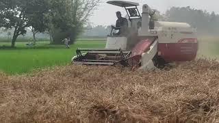 World combine harvester II Multicrop combine harvester II Dhan kata gadi