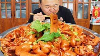 Buy 20 catties of pig large intestine  A Qiang will make ”Jiang You Fat Sausage”  and spicy Q will