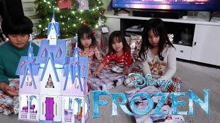 Christmas Surprise Frozen Giant  Ultimate Arendelle Castle Playset