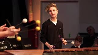 Meisterklasse mit Martin Grubinger: Simon Werner spielt "Ghanaia" für Marimba von Matthias Schmitt