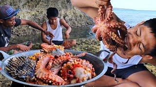 Yummy! Catch & Cook BIG Octopus, Fugu, Stonefish At the Beach Cooking on rock