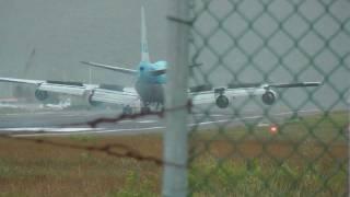 KLM Boeing 747 low landing St. Maarten 1080p