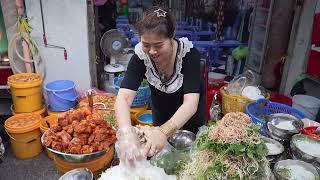 Chị gái xinh đẹp bán bún riêu giò heo ngon nhất quận 6, khách đông nườm nượp