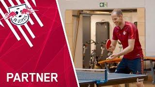 Eine Runde Tischtennis vs. Péter Gulácsi