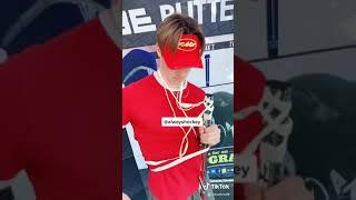 How to grip your twig… @alwayshockey #buttendz
