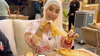 لما صاحب جوزك يفتح مطعم 