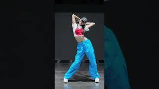  Dancing to Elva Hsiao's 愛的主打歌 | #shorts #viral #trendingshorts #popular #shortsvideo 