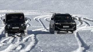 Land cruiser 200 vs uaz Hunter