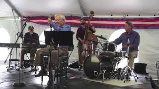 Ray Skjelbred and his Cubs     "A Porter's Love Song to a Chambermaid"