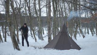 Bushcraft trip - hot tent, snow, homemade axe and knife, basecamp, wildlife