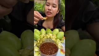 Yummy crunchy mango #siscookingtv #fruit #tropicalfruit #mukbang #manga #mango