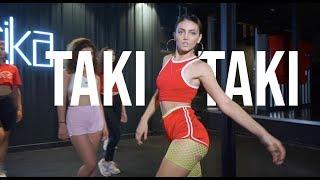 TAKI TAKI - DJ Snake, Cardi B, Ozuna & Selena Gomez Dance | Julie Gabriela Choreography