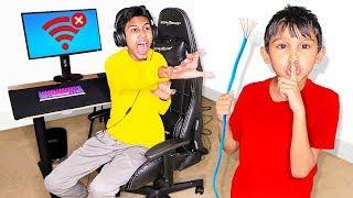 Disconnecting Internet Prank HACK on Me Playing Fortnite! (Little Brother)