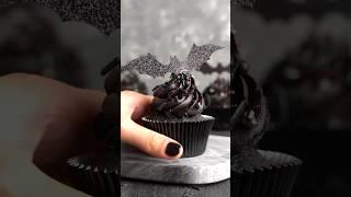 Halloween Black Velvet Cupcakes with Raspberry Filling #halloween #cupcakes #chocolate #dessert