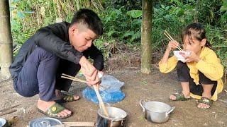 The poor boy and the girl harvested corn to sell and bought rice to cook