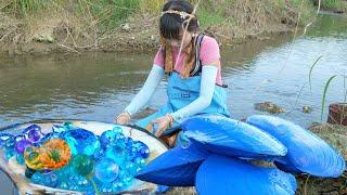 The girl picked up the mutated river clam, and the pearl shone brightly with extraordinary value!