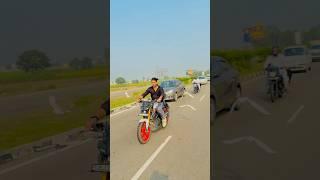 4 kabutar bike ki sath Uda ke  Record bna diya ️ #pigeon #kabootar #reaction #viralshort