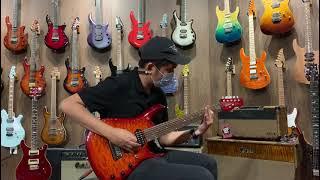 Ernie Ball Musicman JP-7 Quilted Maple Top (Dragon's Blood) Demo at Hiendguitar