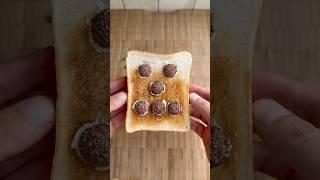 Kinder Joy strawberries toast ! 
