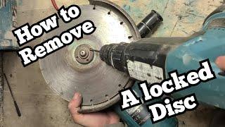 How to remove a stuck disc from an angle grinder every time.