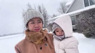 Everly & Reche playing in the snow  