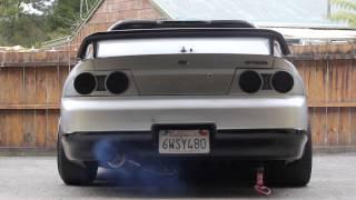 R33 Skyline Revving with Backfire