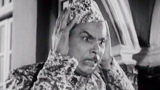 Johnny Walker is saved by his mother - Chaudhvin Ka Chand Comedy Scene 2/10