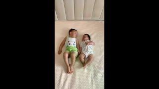 Mom Was So Tired That She Fell Asleep, And Her Brother Taught Her Sister How To Turn Over! #funny