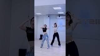 這樣的老師，你們喜歡嗎？#apt #dance #姐姐不上鏡 #kpop #零基礎舞蹈教學