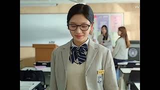 SHE'S A POPULAR GIRL IN HER PREVIOUS SCHOOL BUT SHE PRETENDED TO BE A NERD #hanyeji #kdrama #usernot