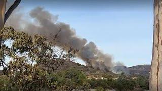 Fire crews battling brush fire in Rancho Bernardo, structures threatened (9:30 a.m. update)