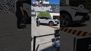 로터스 SUV 엘레트라 구경하기 전 움직이는 모습