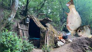 Building Complete And Warm Bushcraft Dugout Survival Shelter, Catch Fish, Outdoor Cooking, Swimming