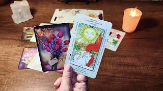 Aklımdaki kişi İle Barışma görüşme olacak mı? O ne düşünüyor.#tarot. #güncelenerjiler