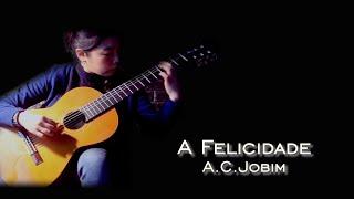 Felicidade - Antonio Carlos Jobim (arr. R.Dyens) (Guitar solo) played by Solim Hong