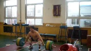 175kg snatch training hall China 2010