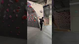 1day. 1upload. Climbing. Bouldering. V3 or V4. Impossible for me.