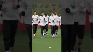 Everton v Manchester United |training preparations |Luke Show is back.