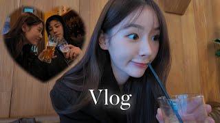 (SUB) VLOG. ‘혼자 카페 갔다가 신박한 플러팅 받다..’  | 서경언니생일 | 창지니랑 커플 촬영 | 야키토리 맛집 | 설 연휴 맞이 광주