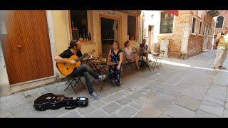 Es Dunnert In Himmel - Duo NIHZ (A Kris Kristofferson Song in Yiddish) Live in the Ghetto of Venice