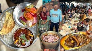 The crowd starts gathering from 9 am. 150 kgs of mutton is cooked here every day. Adalat Hotel Go...