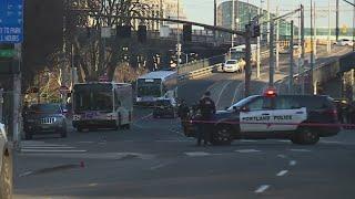 Man barricading himself in TriMet bus leads to standoff with Portland police