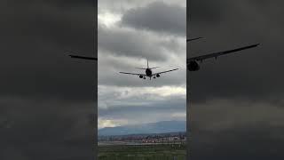 Crosswind landing! #usa #automobile #usaairport #shortshorts #vlog #aviation #pdx #short #shorts